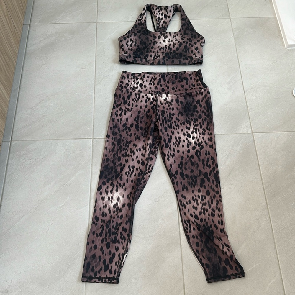 Gorgeous Fabletics print outfit for all work outs!